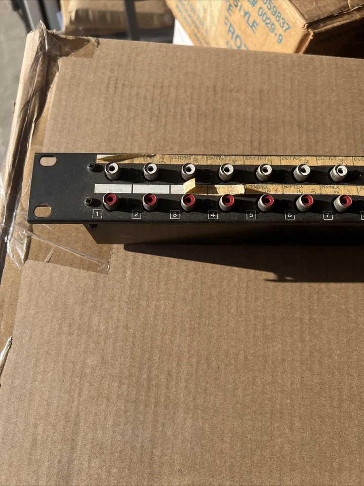 Fostex Patchbay Model 3010 Panel Rack Mount Unit - Image 2 of 4