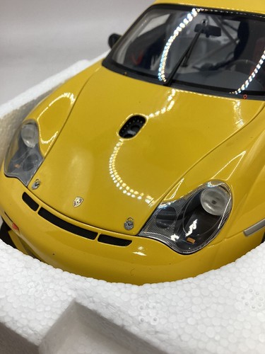1:18 Porsche 911 GT3 RSR 2004. 71735 Minichamps. - Picture 5 of 8