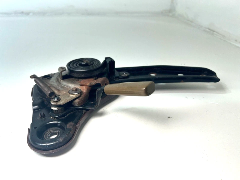 1984-1989 Nissan Datsun 300ZX Seat Adjustment Lever Right Passenger OEM - Image 4 of 4