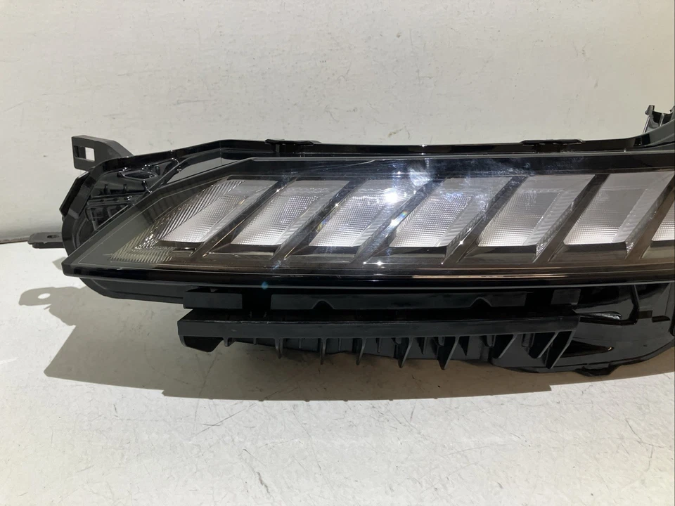 Infiniti QX80 2025 conductor izquierdo LH DRL intermitente faros LED OEM 1633 Foto 2 de 4