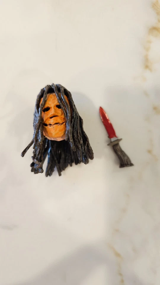 Figura de acción NECA Rob Zombie's Halloween: Michael Myers - 60700 2007 completa Foto 3 de 4