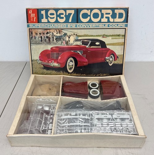AMT 1/12 Scale 1937 Cord Supercharged 812 Conv. Coupe Model Kit Sealed Contents - Picture 4 of 4