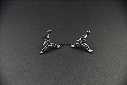 Pendientes de tachuelas con logotipo negro de Michael Jordan Jumpman en caja de regalo |