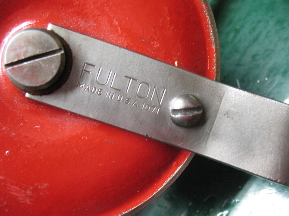 BONITO TALADRO MANIVELA HOMBRO FULTON 107.1 2 VELOCIDADES Foto 3 de 4