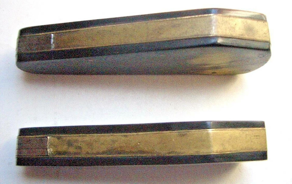 2 x antique early 1800s Fleam veterinary bloodletting tools with bovine horn - Image 3 of 4