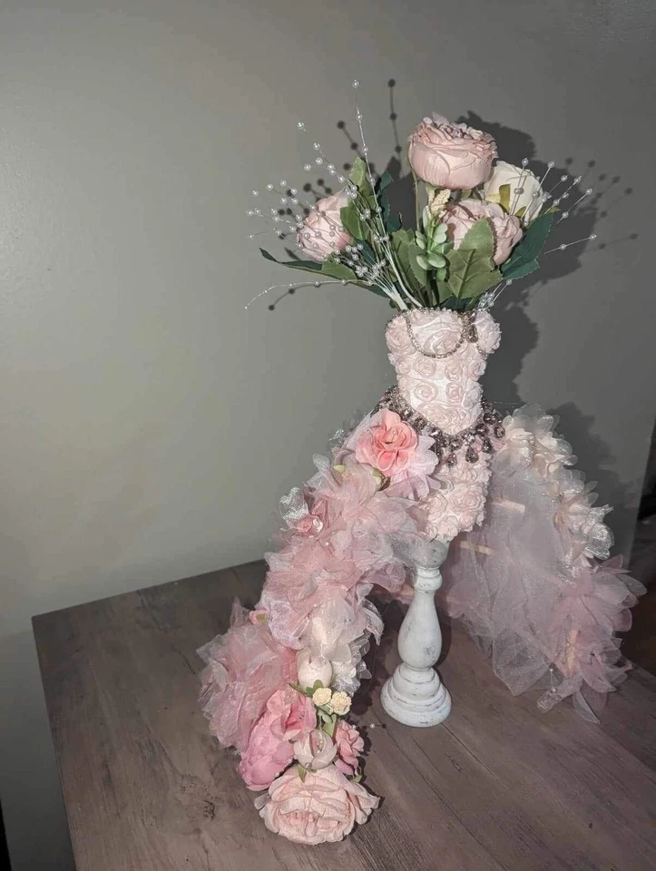 Centro de mesa corsé. Maniquí de ducha nupcial hecho a mano. ÚNICO. 18 pulgadas de alto. Foto 2 de 4