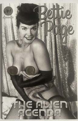 * Bettie Page #1 NM Rare Black Bag Photo Cover Combine Shipping