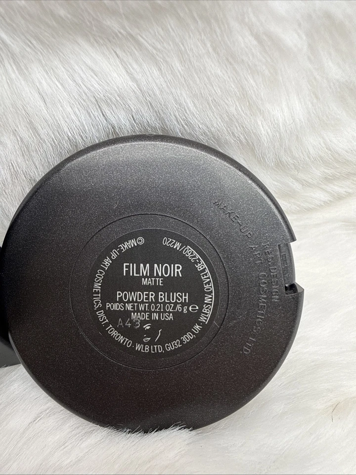 Rubor en polvo Mac FILM NOIR - Tamaño completo 6 g / 0,21 oz - Nuevo en caja - Auténtico Foto 4 de 4