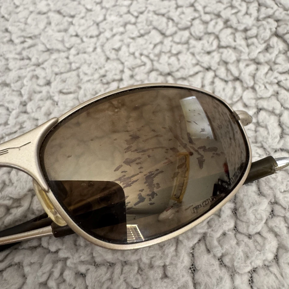 Gafas de sol Oakley A Wire 2.0 DE COLECCIÓN A-Wire, marco de platino, lentes doradas LEER Foto 2 de 4