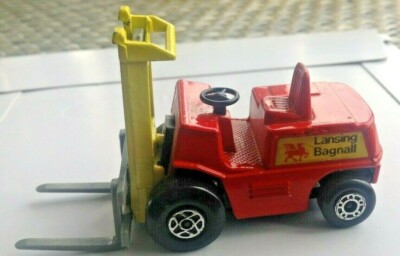 Camion Chariot élévateur Matchbox Superfast N°15 - Modèle Miniaturisé Rouge Et Jaune En Zamac