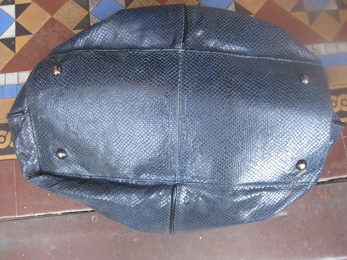 XR £189 REISS NAVY BLUE LEATHER SNAKESKIN SNAKE PRINT STUD HANDBAG WEEKENDER BAG - Picture 6 of 8