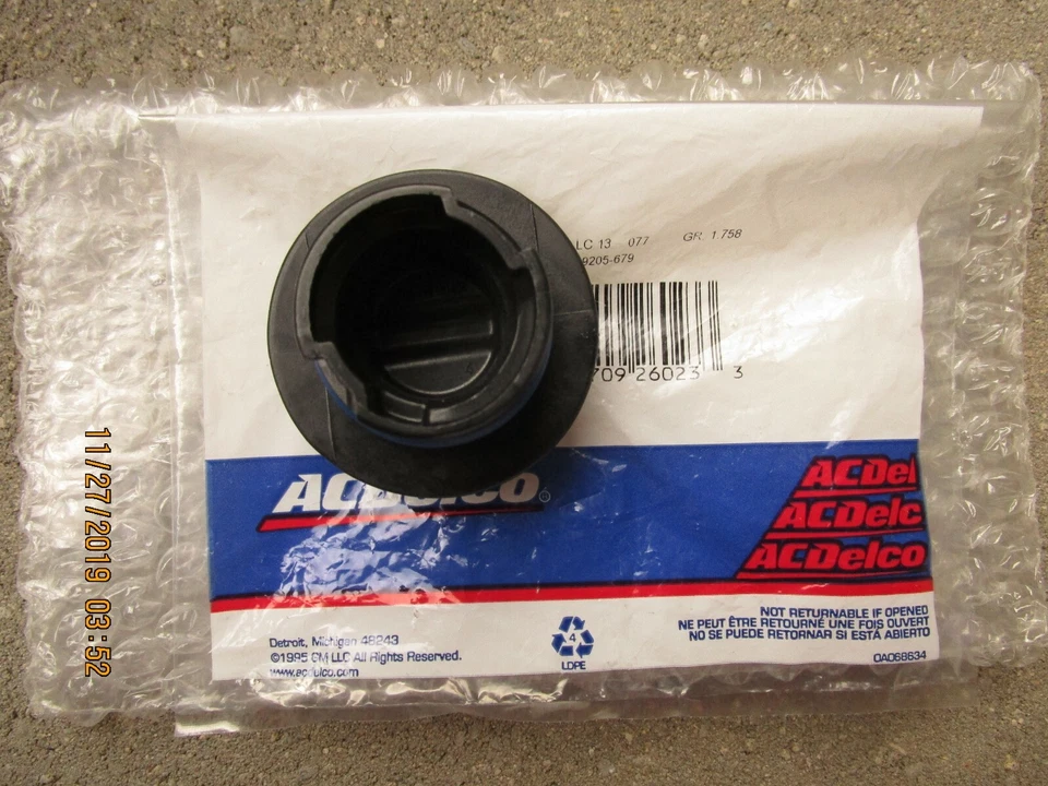 16-19 CADILLAC CT6 / CADILLAC CTS TAPA DE LÍQUIDO DE LLENADO DE ACEITE DE MOTOR FABRICANTE ORIGINAL NUEVO Foto 3 de 3