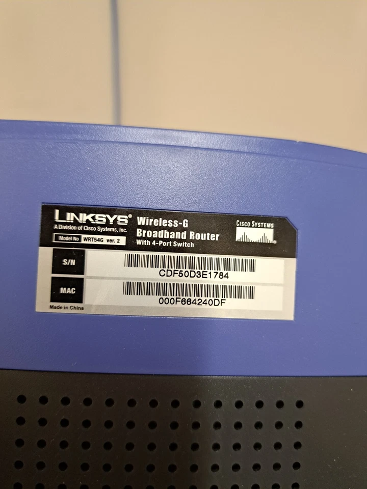 Linksys WRT54G 54 Mbps 4-Port 10/100 Wireless G Router - Image 2 of 2