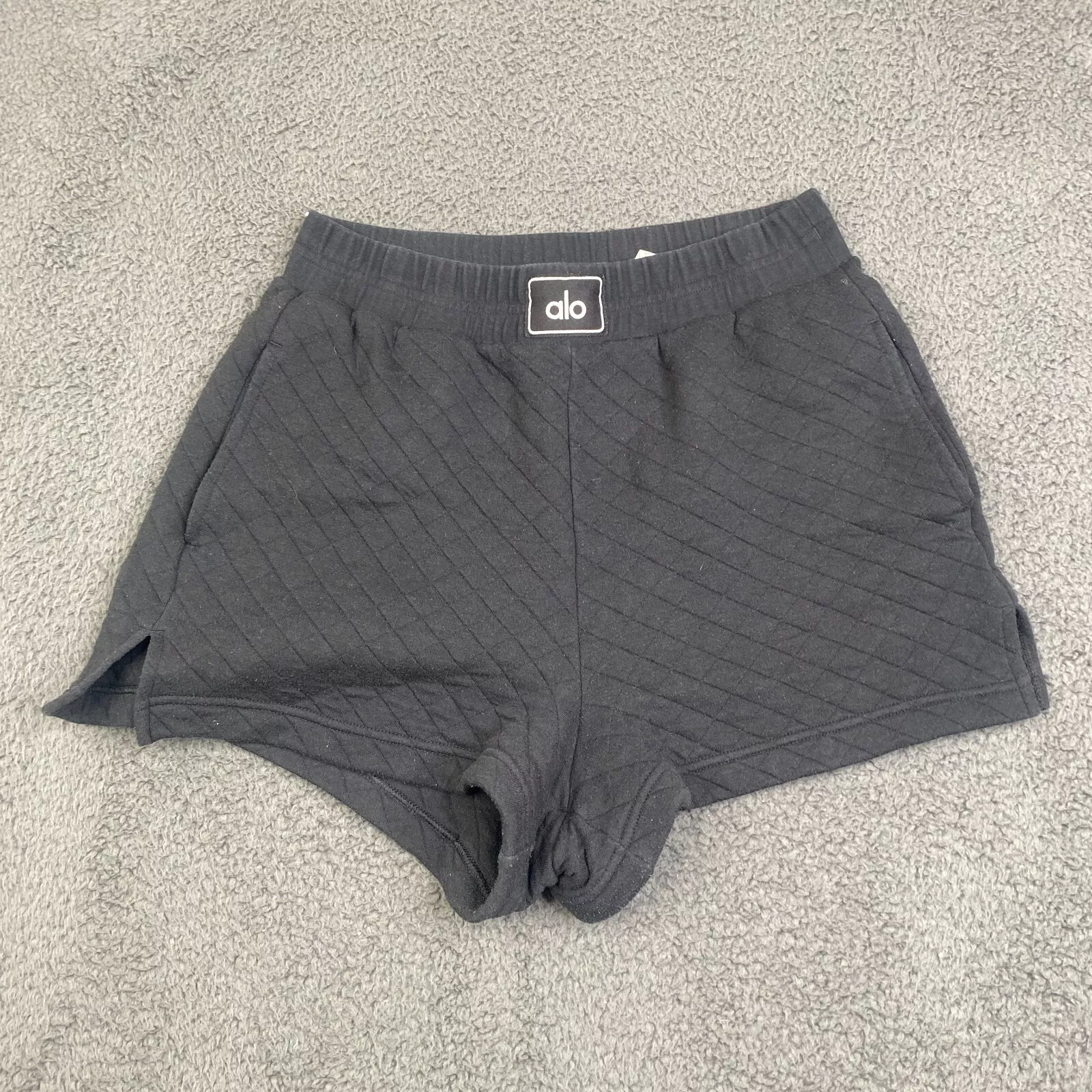 alo-yoga quilted arena boxing shorts