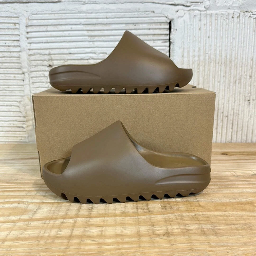 Sandali Adidas Yeezy Slide 'Core' da uomo taglia 4 fondo di magazzino G55492