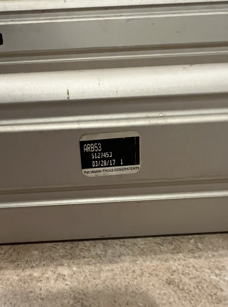 Thule Aeroblade Roof Rack Bar ARB53 With Thule Rapid Traverse Foot Pack