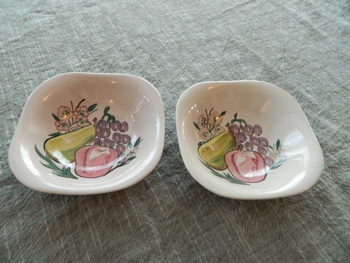 Red Wing Pottery Belle Kogan Fruit Pink (2) 5 3/8" Fruit Bowl  #2114         4-4