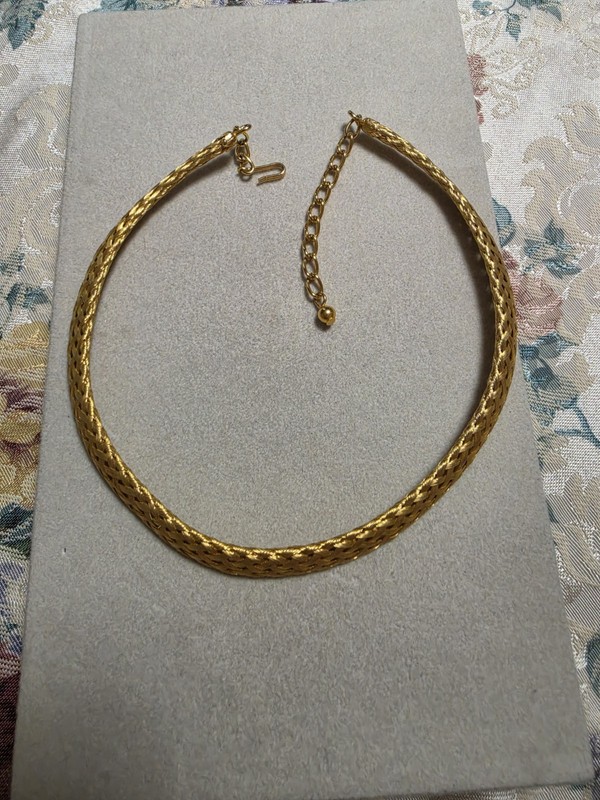 Gold Plated Woven Choker Necklace 15 Inches Long Goes With Anything Classic