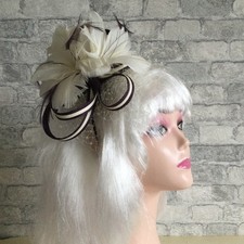 jacques vert plum& cream bow design with feather & lace head band fascinator