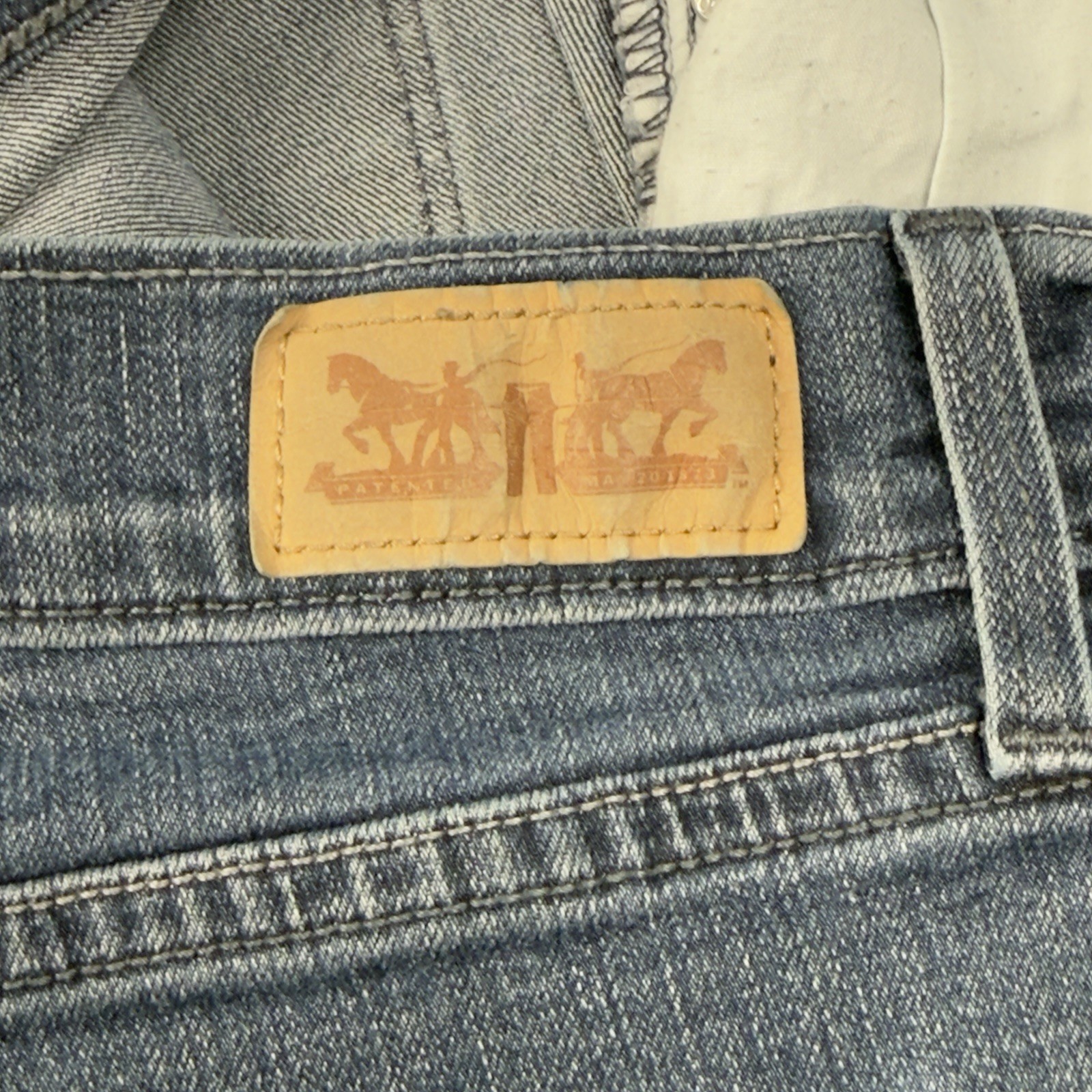 Levi's 505 Straight Leg Women's Size 6L 28x34 Cropped Jeans Dark Wash Raw Hem thumbnail 8