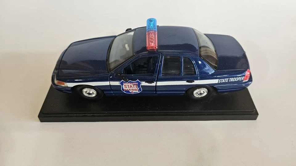 Wisconsin State Patrol 1:24 Scale - Image 4 of 4