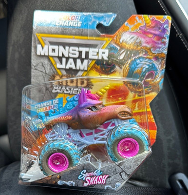 2025 MONSTER JAM MONSTER TRUCK - MUD BLASTERS COLOR CHANGE - SPARKLE SMASH 1:64