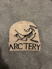 brand new beige arcteryx beanie, perfect for all occasions, unisex