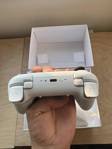 8Bitdo Ultimate 2 Wireless Controller Charging Dock for Windows Android USB-C - Picture 7 of 10