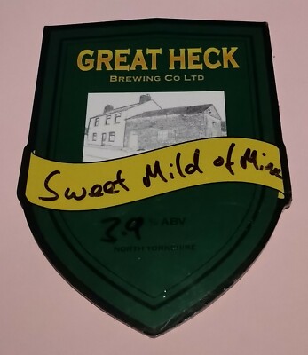 GREAT HECK BREWING CO LTD SÜSS MILD VON MIR BIERPUMPE GRIFF CLIP ABZEICHEN 3,9 % GH