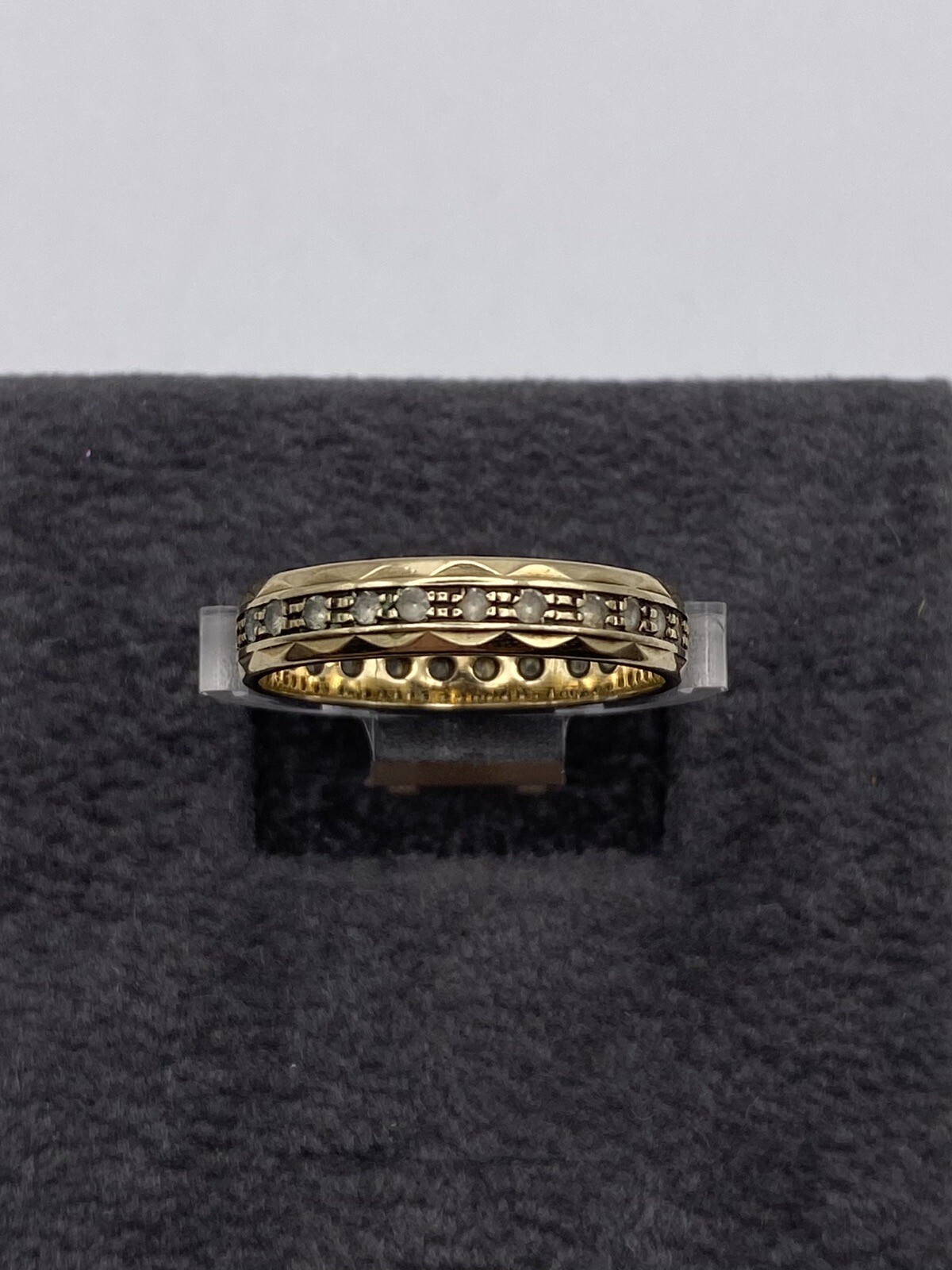 9ct Gold Channel Set Eternity Ring Carved Hallmark Birmingham 1964 Size