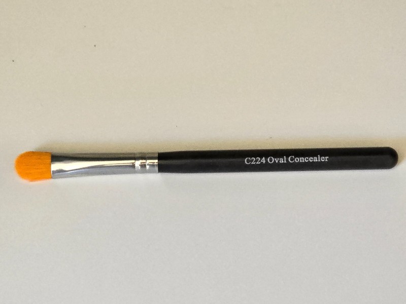 Crown Brush Oval Concealer Brush (C224) - BRAND NEW!