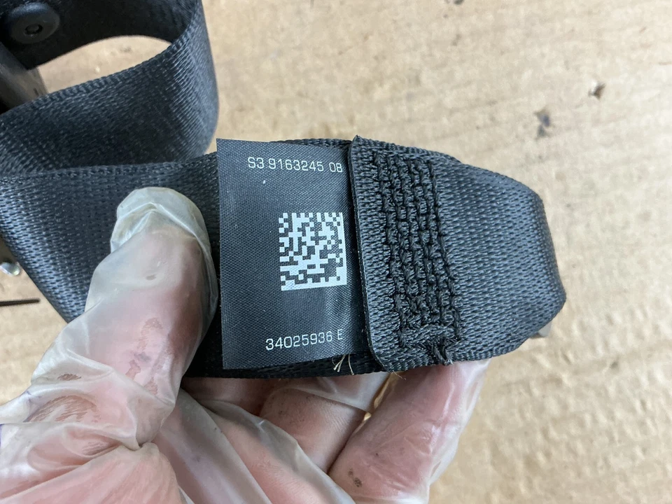 Оригинальный задний правый натяжитель ремня безопасности для BMW 535i xDrive F10 2011–2016 годов выпуска 33017492B - Изображение 3 из 4