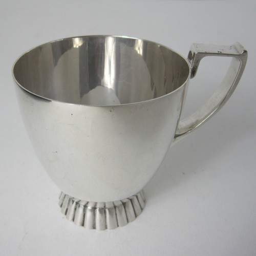 Good Quality Boxed Silver Garrard & Co Christening Cup - London 1965 - Picture 2 of 7