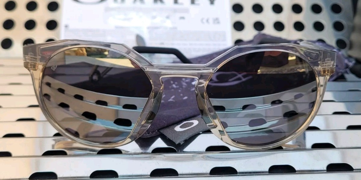 New Oakley HSTN Metal 9279-0552 D. Lillard Sunglasses Grey New Oakley HSTN Metal 9279-0552 D. Lillard Sunglasses Grey