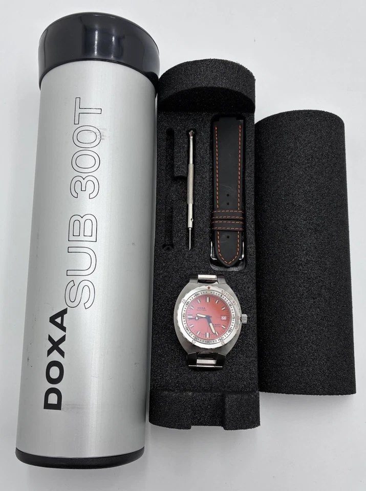 doxa sub 300t professional Mint Condition Year 2002 In Box Limited Edition - Image 2 of 4