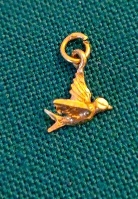 14K Gelbgold Singvogel Fliegender Vogel Charm Diamantschliff 0,44g