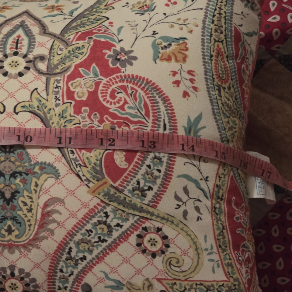 Almohada decorativa Traditions by Waverly 12"x16" estampado floral cachemir - roja Foto 2 de 4