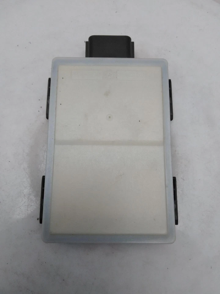 LANDROVER DISCOVERY Rear Blind Spot Detection Radar Sensor 2017-2023 KK5214F152A - Image 3 of 4