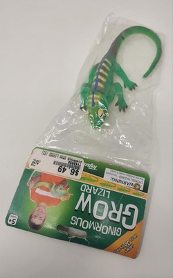 Toysmith Ginormous Grow Lizard Water Toy Expands 6x Size Up To 36  NEW