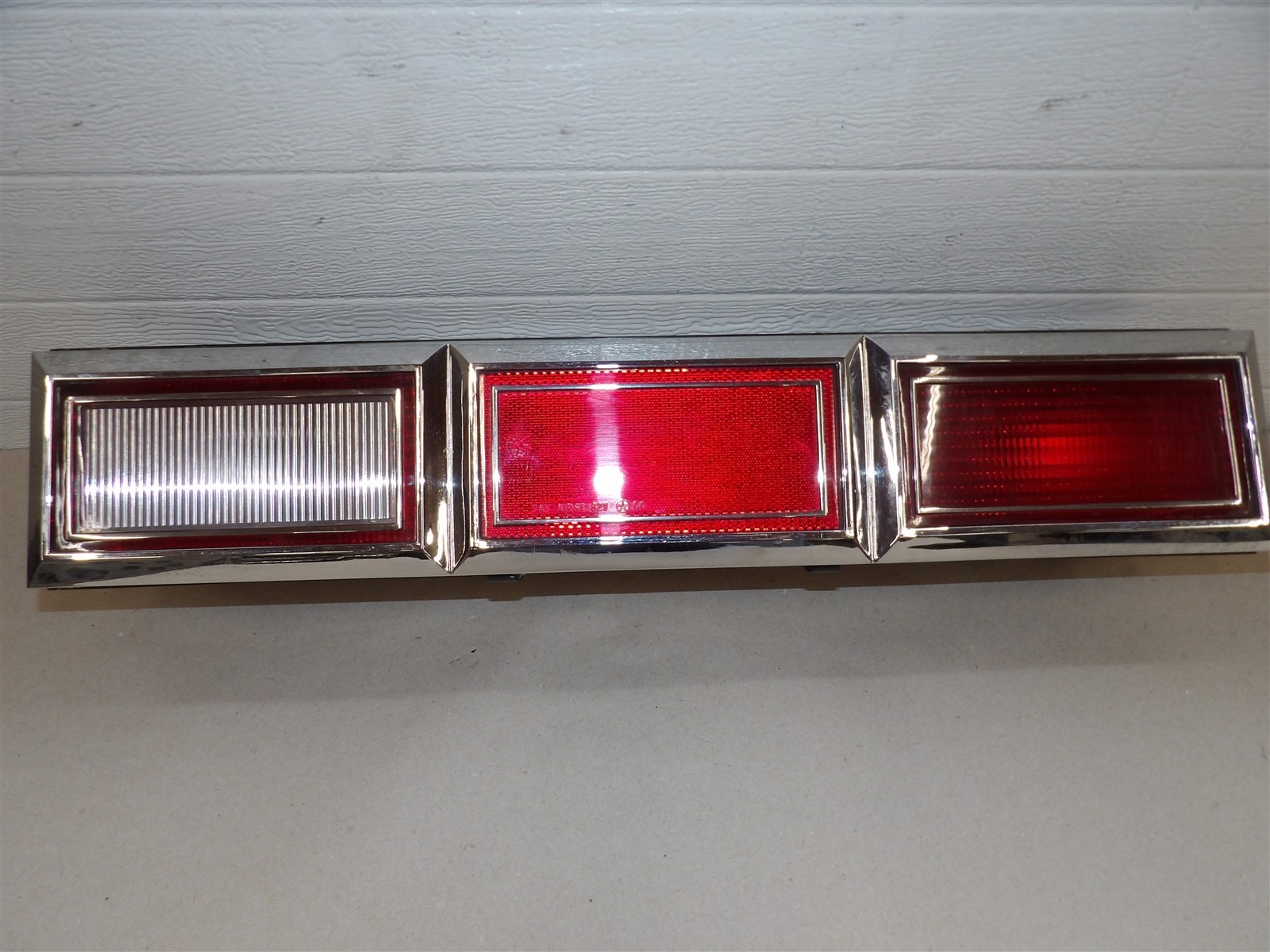 DODGE 400 1982-1983 RH PASSENGER RIGHT SIDE TAILLIGHT TAIL LAMP ASSEMBLY OEM