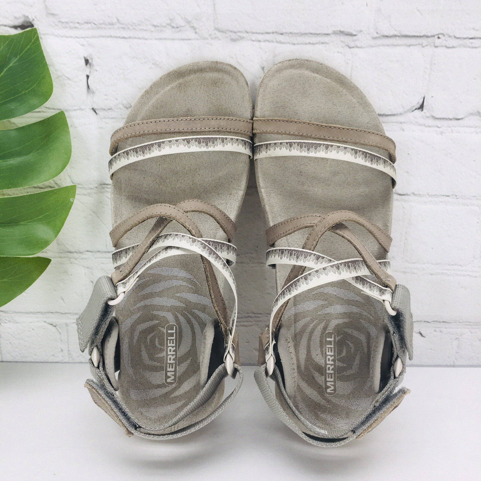 Sandali sportivi da donna Merrell taglia US 7 38 grigi con cinturino e gancio