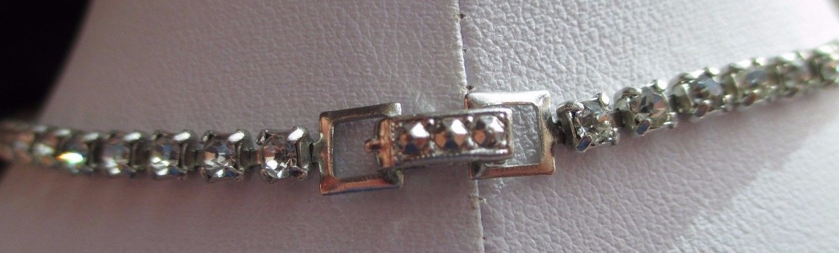 Collier Vintage Argenté Avec Cristaux Imitation Diamant - Pendentif Central, Bon état
