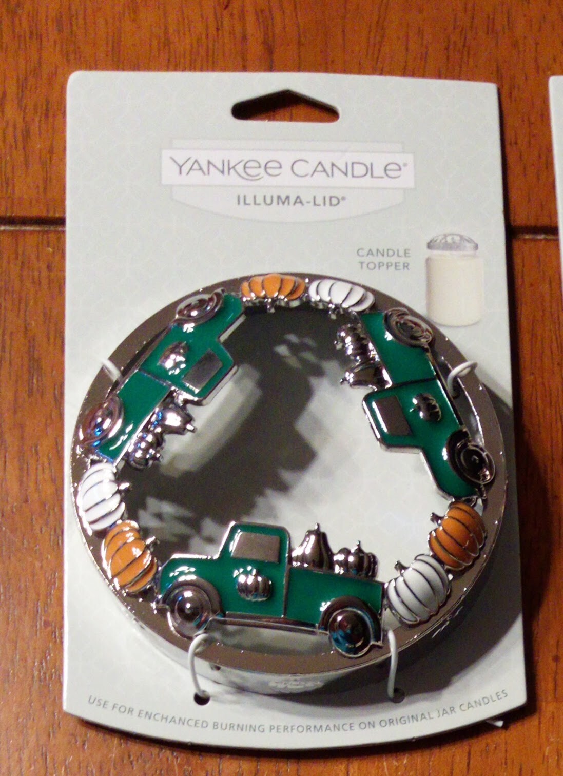 Yankee Candle Illuma Lid Topper Halloween Friends Phantasmagoria Skulls