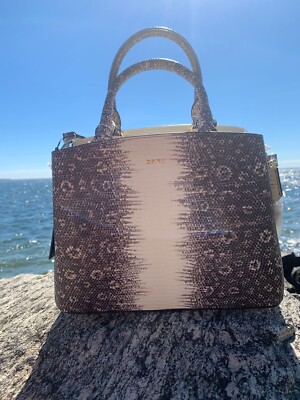 DKNY PAIGE MEDIUM SATCHEL Leather Satchel