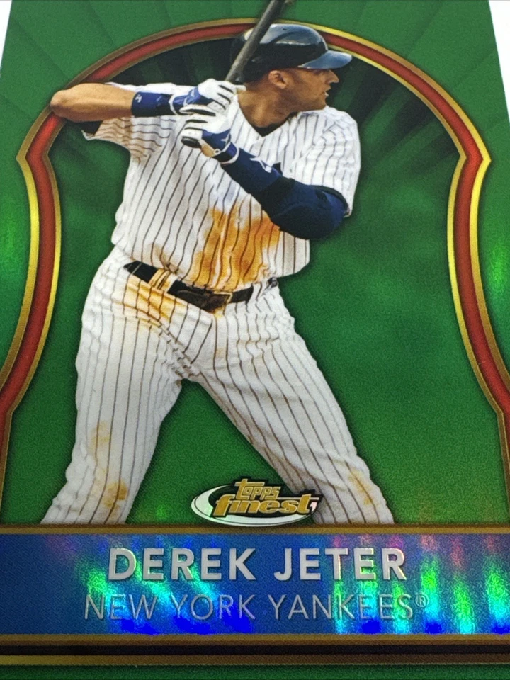2011 Topps Finest - Derek Jeter #28 Green Refractor New York Yankees 16/199 - Image 2 of 4