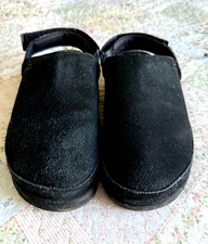 BLACK UGG GOLDEN STAR CLOGS. BLACK SUEDE. UK 6