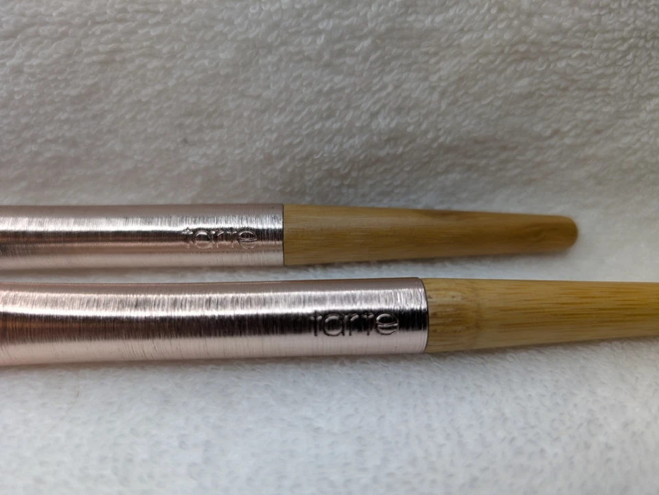 Lote de 2 Cepillos Tarte con Mango de Bambú NUEVO Foto 2 de 2