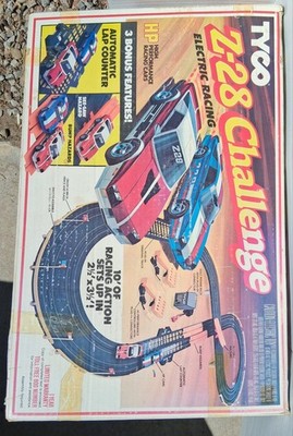 TYCO Z-28 CHALLENGE CAMARO RACING SLOT CAR SET 1980 HO BOXED WITH