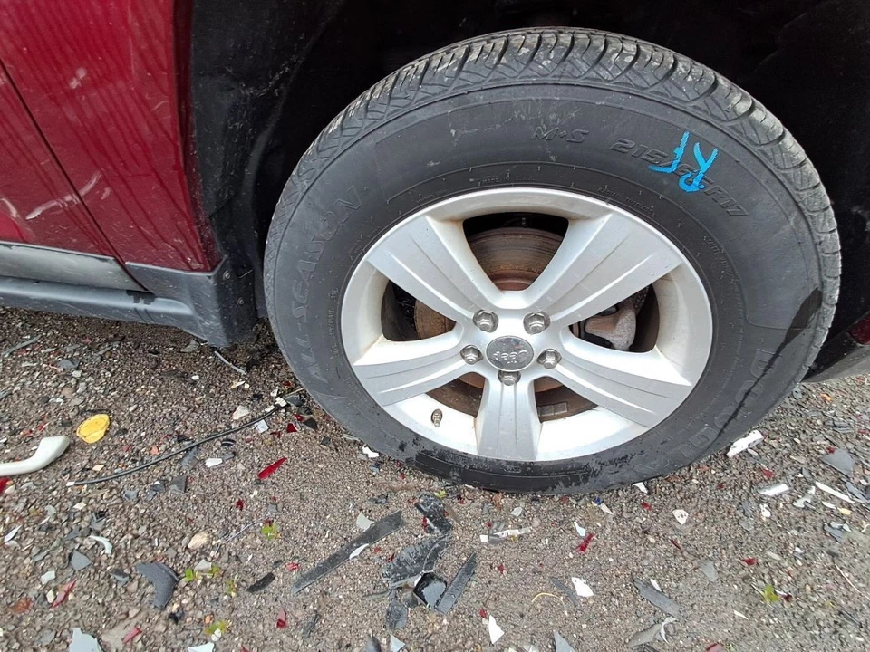 Jeep Compass Engine ECM 2011 módulo de control electrónico 2,4 L usado 178 k millas Foto 2 de 4