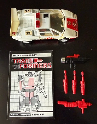 Vintage 1985 G1 Transformers RED ALERT Autobot car action figure Hasbro Takara